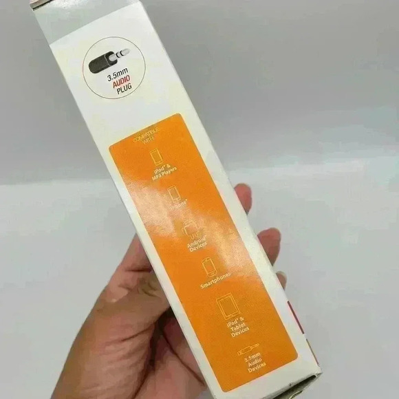 Motor Trend Wireless Car MP3 FM Transmitter Universal with Remote - Picture 6 of 8